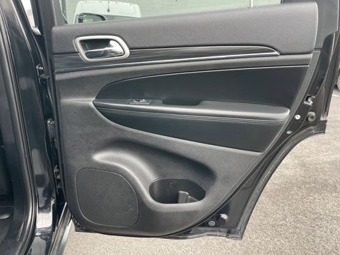 Used 2020 Jeep Grand Cherokee Limited image 18