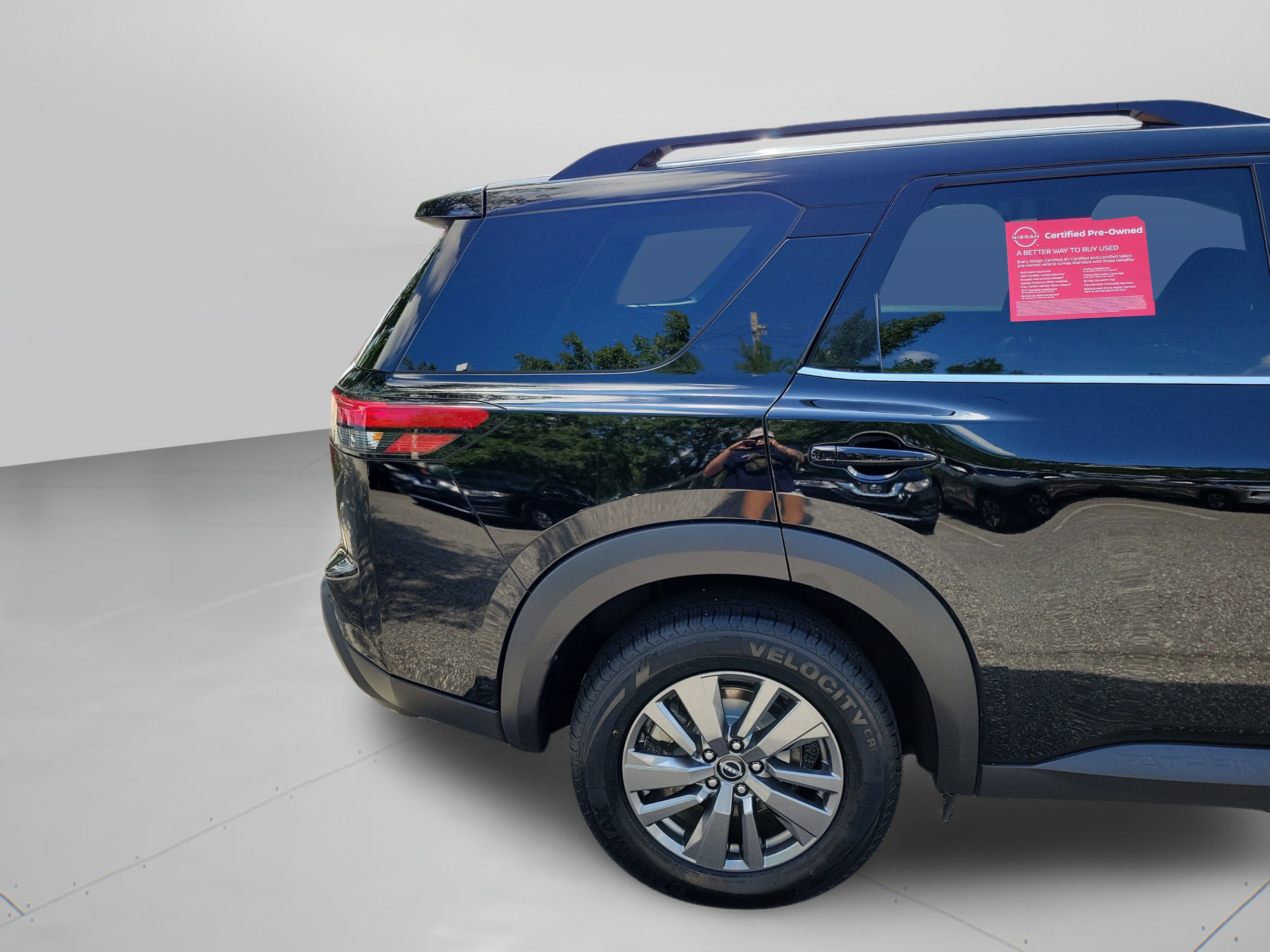 Certified 2024 Nissan Pathfinder SV FWD image 31