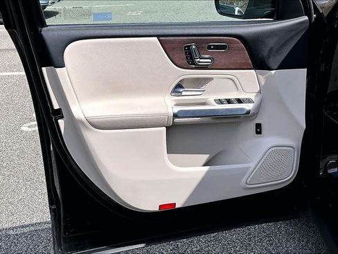Used 2023 Mercedes-Benz GLB 250 4MATIC image 22