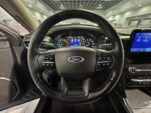 Used 2020 Ford Explorer XLT w/ Equipment Group 202A RWD image 17