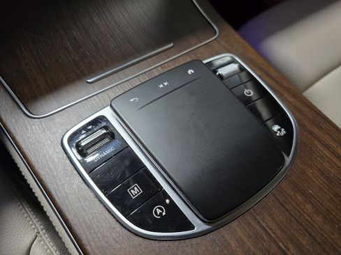 Used 2020 Mercedes-Benz GLC 300 GLC 300 image 25