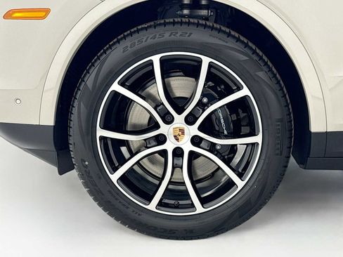 New 2026 Porsche Cayenne image 32