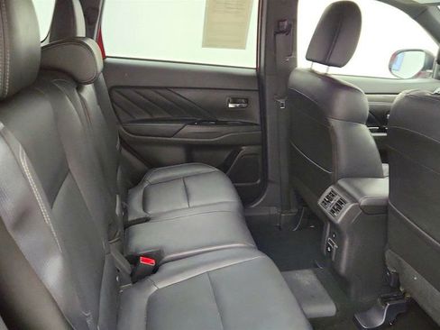 Used 2019 Mitsubishi Outlander GT image 23