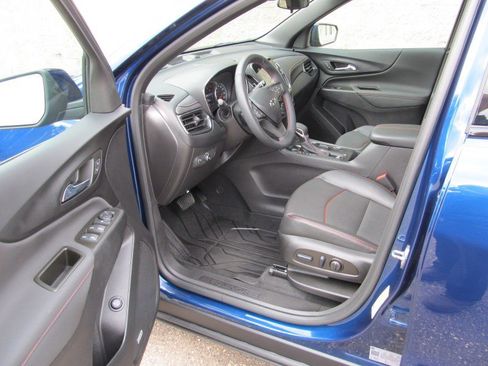 Used 2023 Chevrolet Equinox RS w/ RS Leather Package image 2