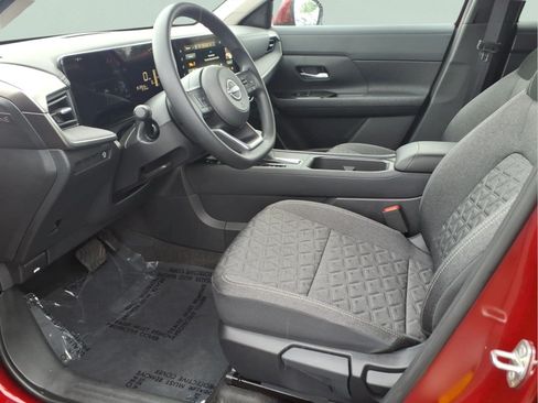 Certified 2025 Nissan Kicks SV FWD image 11