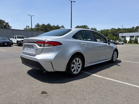 Used 2023 Toyota Corolla LE w/ Carpet Mat Package (TMS) FWD image 5