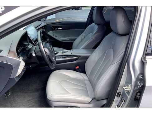 Used 2021 Toyota Avalon XLE FWD image 26