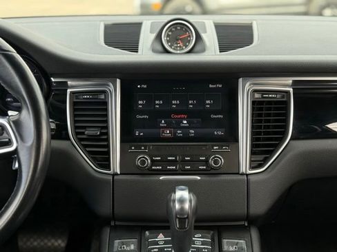 Used 2017 Porsche Macan AWD/4WD image 22