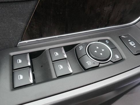 New 2026 Ford F250 Lariat w/ Black Appearance Package image 16