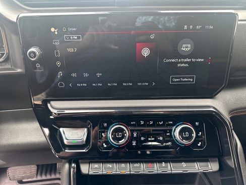 Used 2024 GMC Sierra 1500 AT4 image 10