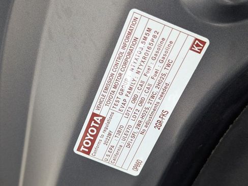 Used 2022 Toyota Highlander XLE AWD/4WD image 21