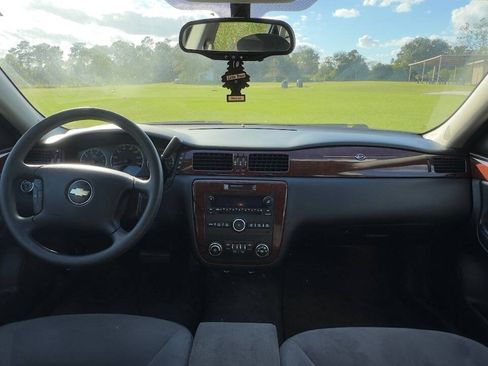 Used 2009 Chevrolet Impala LT FWD image 14