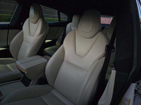 Used 2020 Tesla Model S Performance image 19