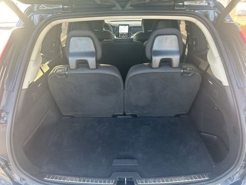 Used 2025 Volvo XC90 B6 Plus image 11