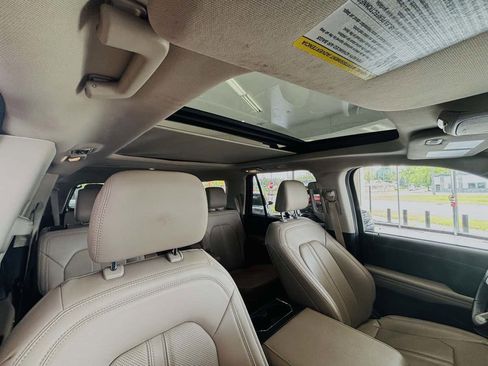 Used 2022 Ford Expedition Max Limited AWD/4WD image 36