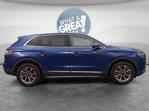 Used 2021 Lincoln Nautilus AWD w/ Equipment Group 101A image 2