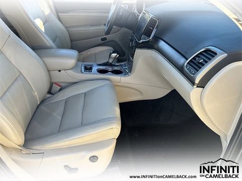 Used 2019 Jeep Grand Cherokee Limited w/ Luxury Group II image 12