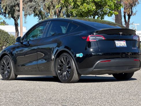 Used 2023 Tesla Model Y Performance image 6