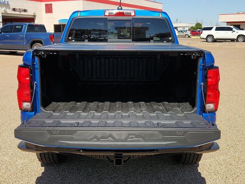 Used 2024 Chevrolet Colorado Z71 w/ Z71 Convenience Package 2 AWD/4WD image 9