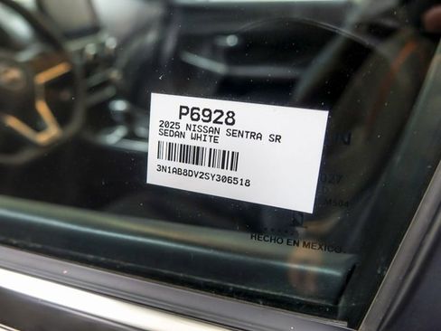 Used 2025 Nissan Sentra SR image 30