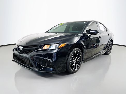 Used 2024 Toyota Camry SE FWD image 10