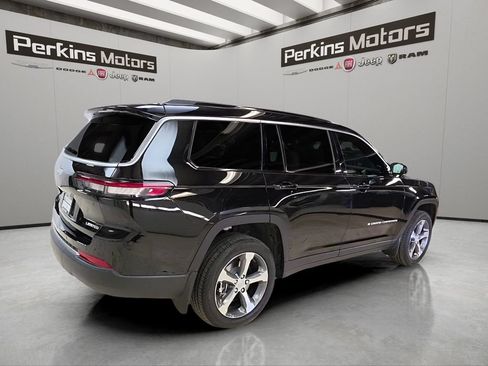 New 2026 Jeep Grand Cherokee L Limited w/ MOPAR Finishing Package AWD/4WD image 5