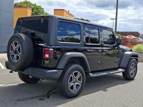 Used 2022 Jeep Wrangler Unlimited Sport AWD/4WD image 7