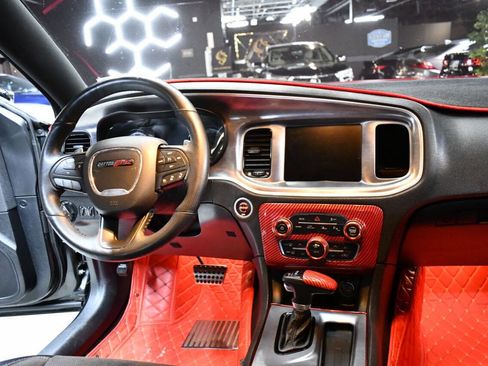 Used 2017 Dodge Charger R/T image 40