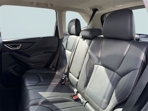 Used 2021 Subaru Forester Limited image 31