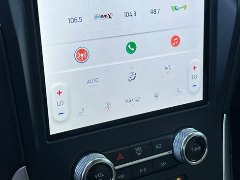 Used 2023 Ford Edge SEL image 18