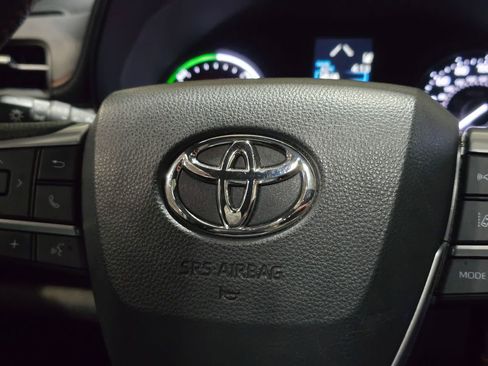 Used 2021 Toyota Sienna XSE image 20