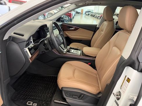 Used 2019 Audi Q8 Premium Plus w/ Premium Plus AWD/4WD image 16