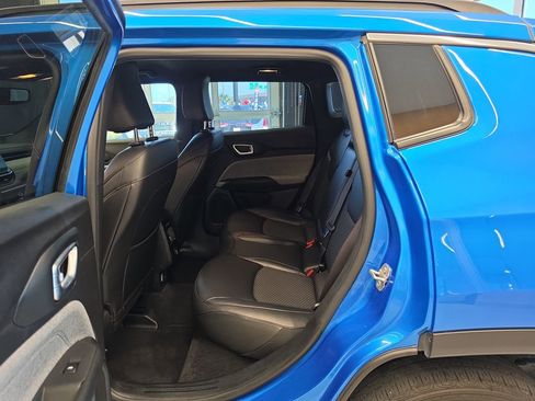 Used 2025 Jeep Compass Latitude AWD/4WD image 30