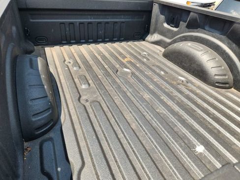 Used 2022 Ford F250 Platinum w/ FX4 Off-Road Package AWD/4WD image 9