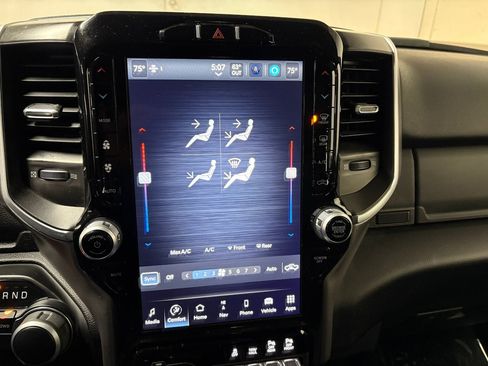 Used 2024 RAM 2500 Big Horn w/ Sport Appearance Package image 19