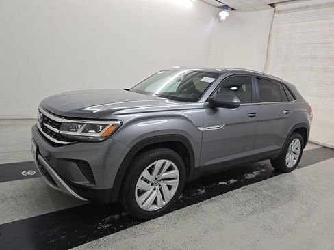 Used 2023 Volkswagen Atlas Cross Sport SE w/ Panoramic Sunroof Package AWD/4WD image 2