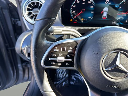 Used 2022 Mercedes-Benz CLA 250 image 18