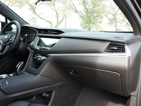 Certified 2024 Cadillac XT5 Luxury FWD image 25