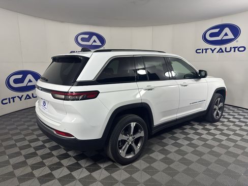 Used 2022 Jeep Grand Cherokee Limited 4xe AWD/4WD image 3