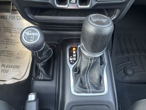 Used 2020 Jeep Wrangler Unlimited Sahara AWD/4WD image 24