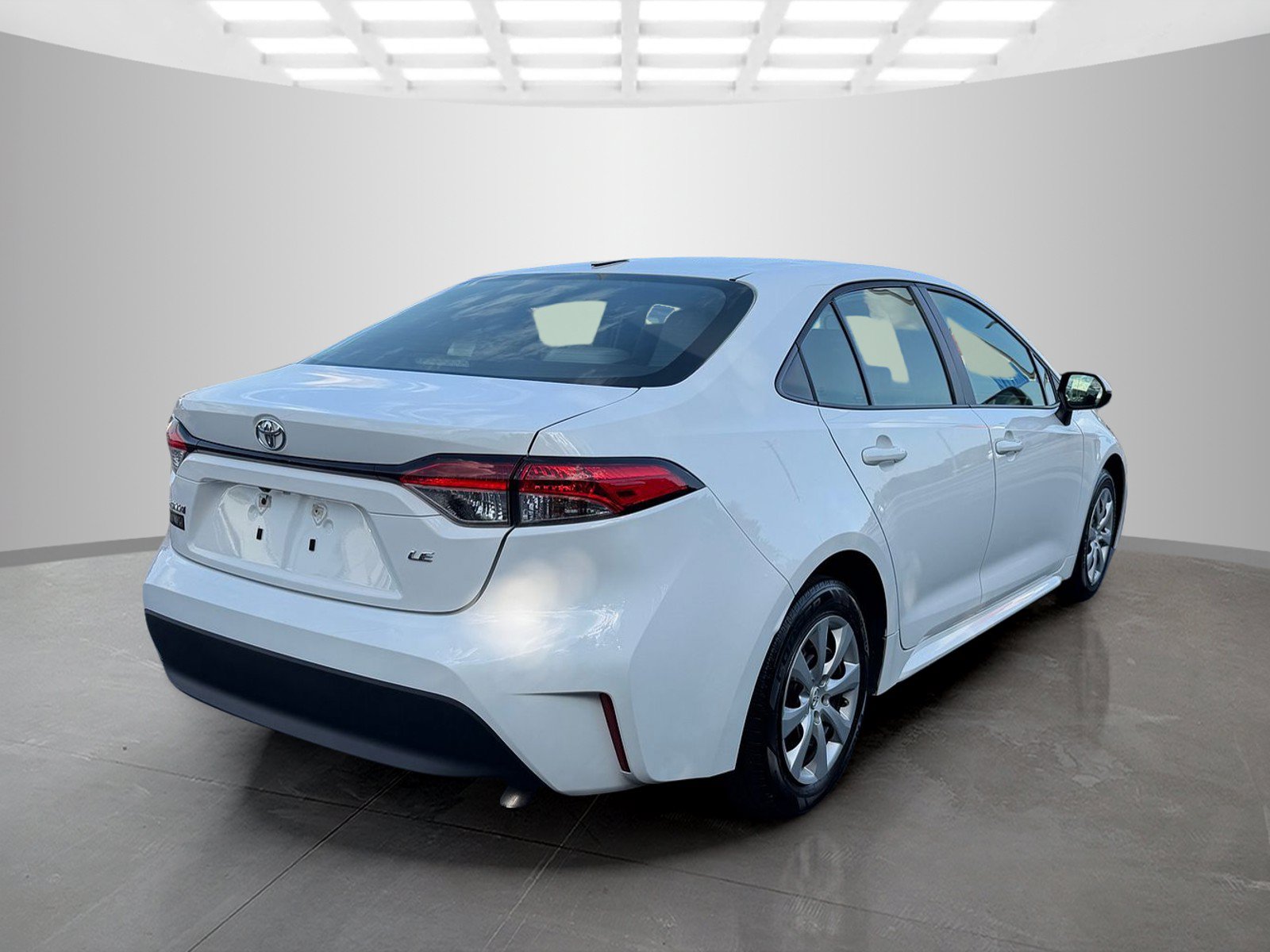 Used 2024 Toyota Corolla LE FWD image 7