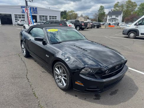 Used 2013 Ford Mustang GT Premium w/ Electronics Pkg RWD image 3