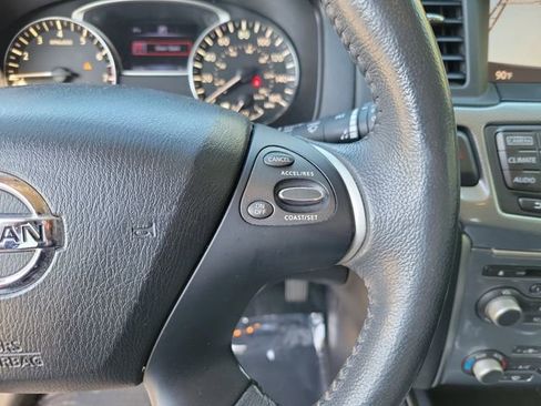 Used 2017 Nissan Pathfinder SL w/ SL Tech Package image 17