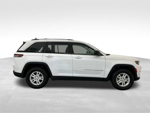 Used 2023 Jeep Grand Cherokee Laredo w/ Trailer Tow Prep Group (B) AWD/4WD image 7