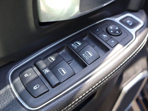 Used 2022 RAM 3500 Laramie AWD/4WD image 14