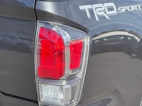 Used 2020 Toyota Tacoma TRD Sport image 32