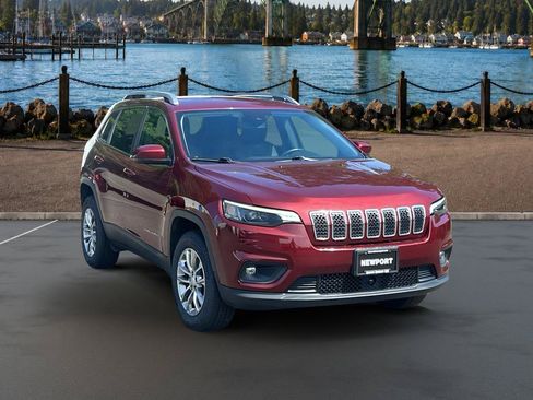 Used 2021 Jeep Cherokee Latitude Plus AWD/4WD image 3