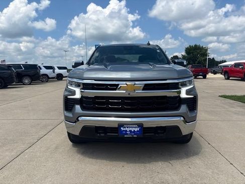 Used 2024 Chevrolet Silverado 1500 LT AWD/4WD image 4