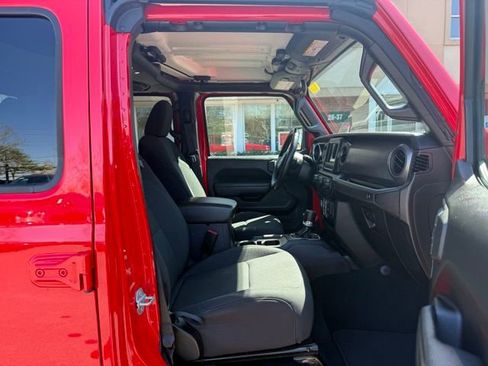 Used 2022 Jeep Gladiator Sport image 30