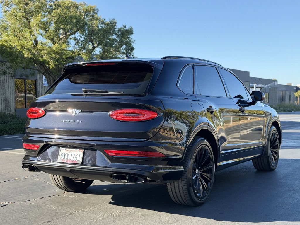 Used 2021 Bentley Bentayga AWD/4WD image 3